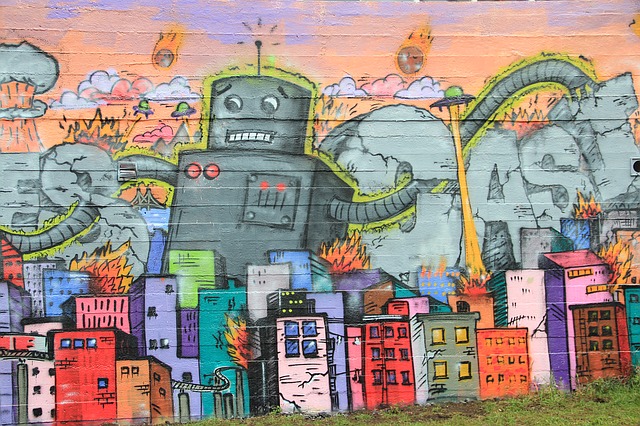 murales sulla parete dietro al letto