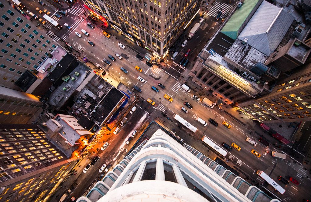 Navid Baraty dall'alto dei grattacieli di new york