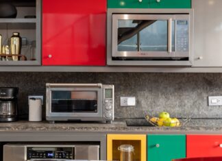 forno a microonde pulito