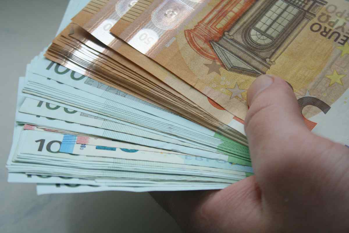 Soldi euro contanti