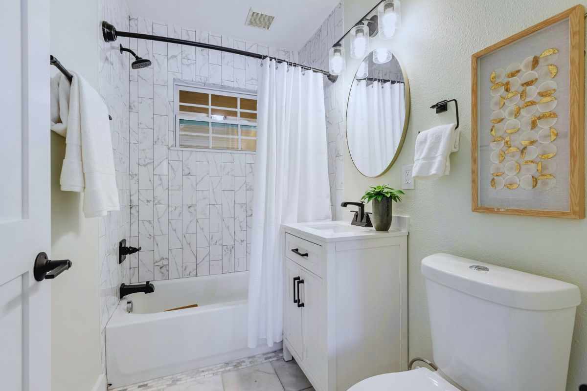 trasformare un bagno piccolo e anonimo