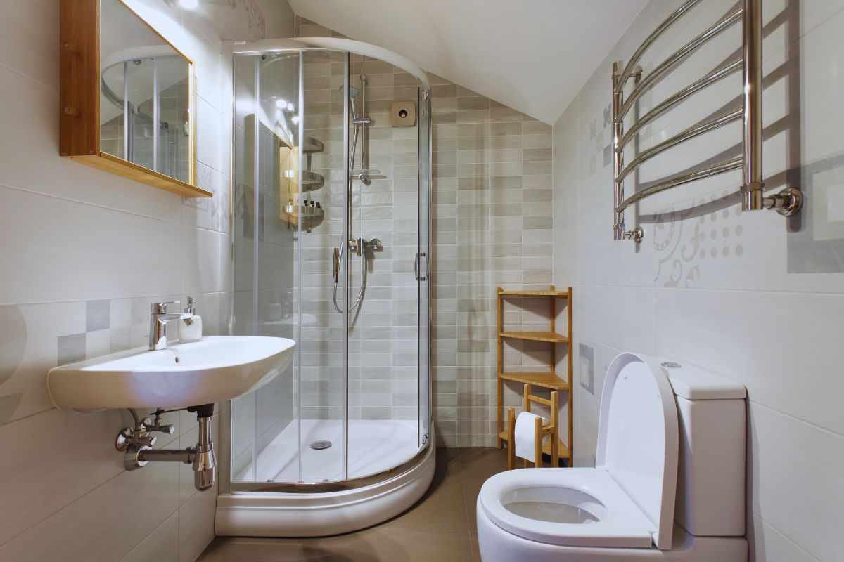 Come pulire la tazza del bagno con il ghiaccio?