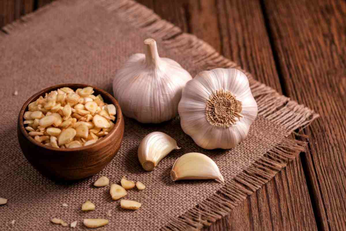 come eliminare i moscerini dalle piante